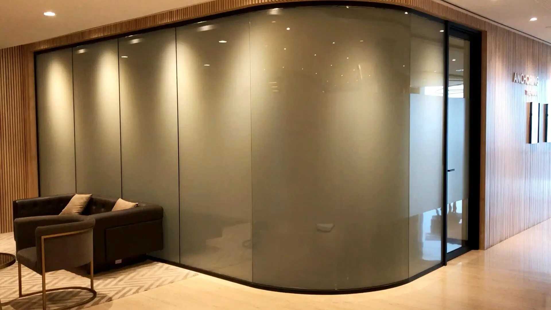 Grey switchable glass